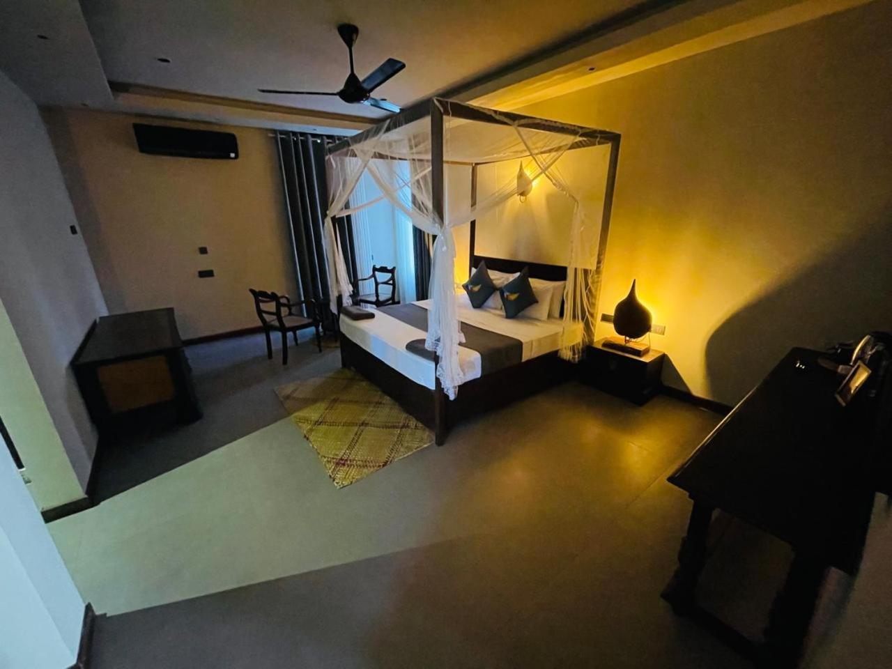 Bohemian Nest Hotel Negombo Exterior photo
