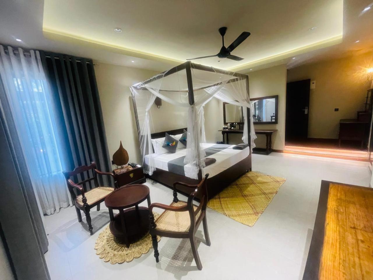 Bohemian Nest Hotel Negombo Exterior photo
