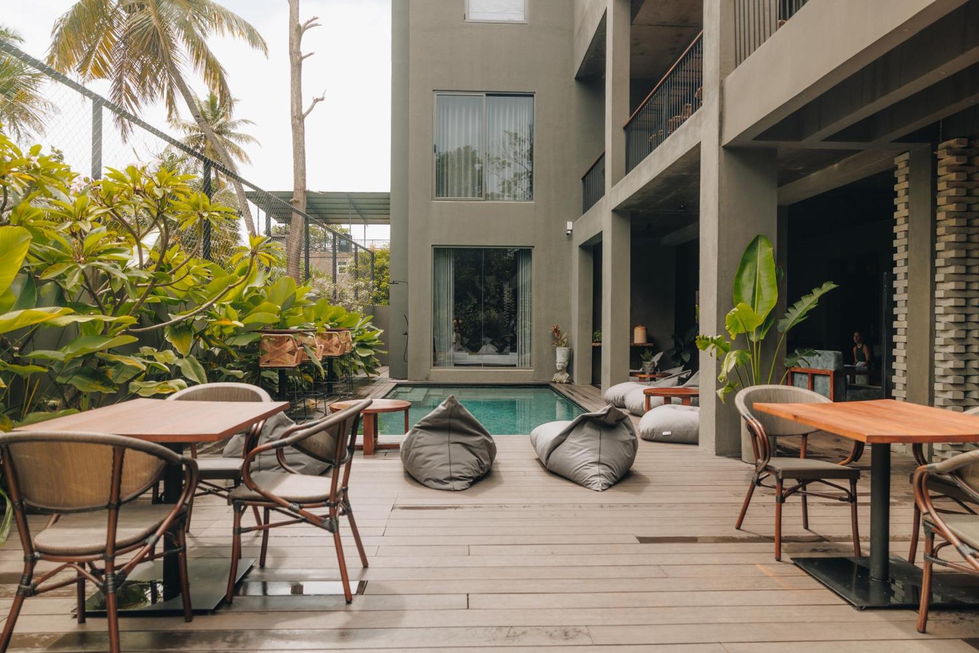 Bohemian Nest Hotel Negombo Exterior photo